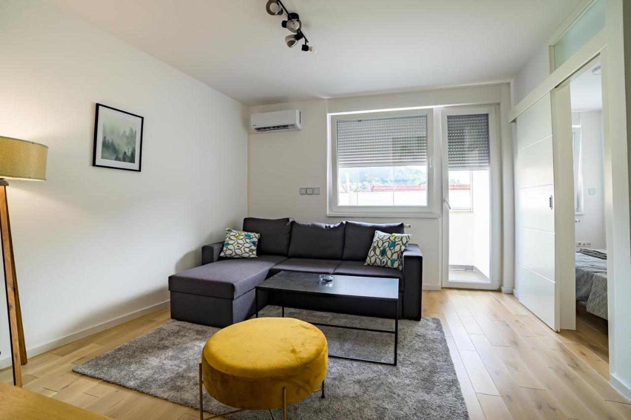 Sun Square Apartments トゥズラ エクステリア 写真