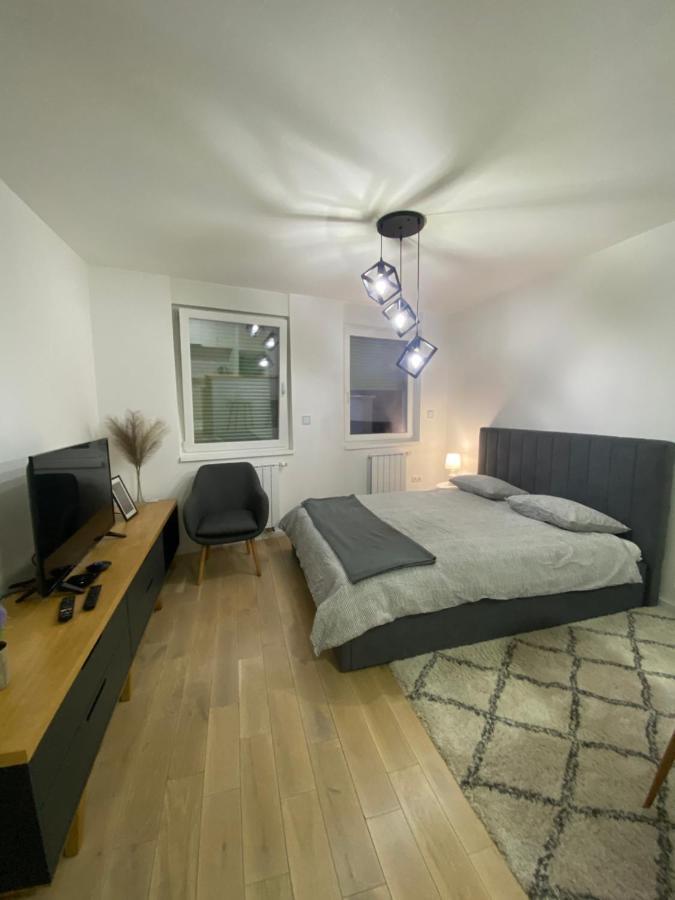 Sun Square Apartments トゥズラ エクステリア 写真
